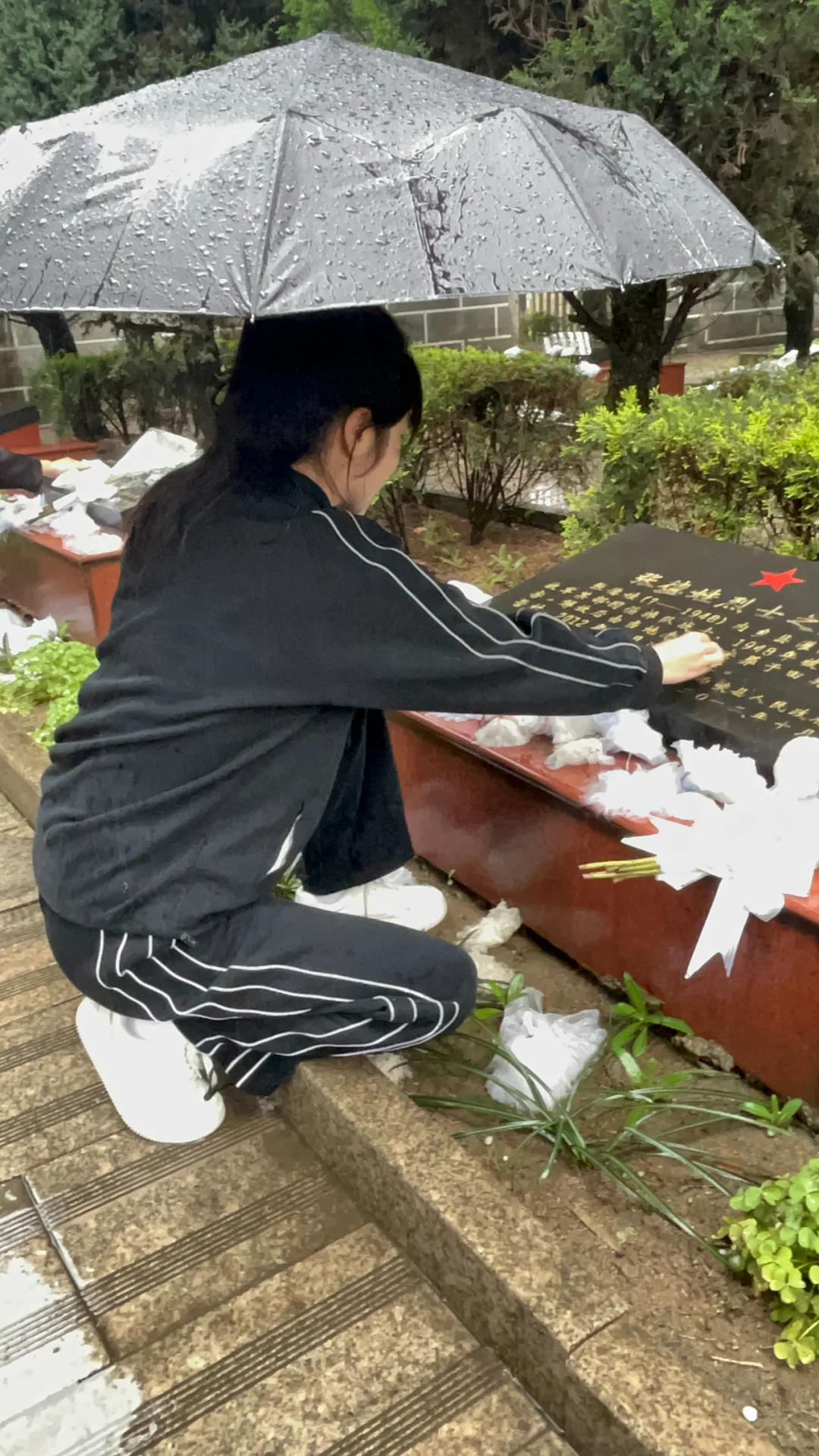 图片[5]-团日活动|校团委开展“缅怀革命先烈，传承革命精神”清明祭英烈活动-南职小窝